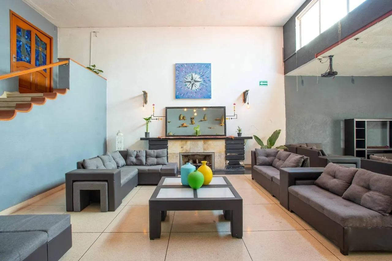 Hostal La Paz & Love Guadalajara
