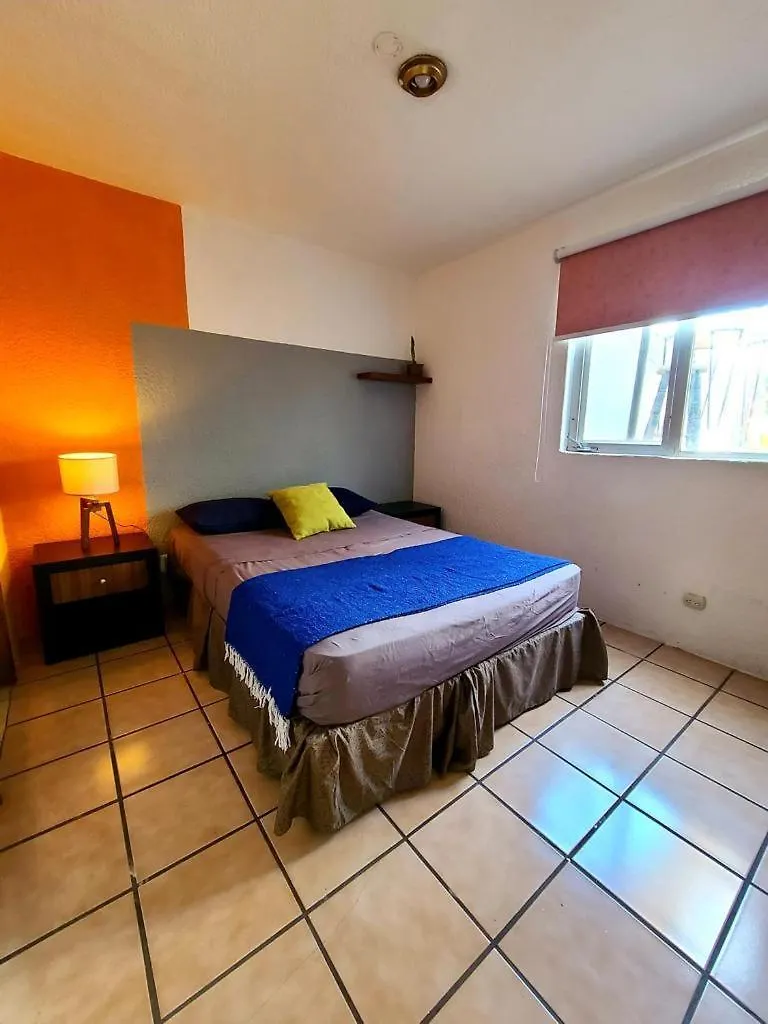 Hostal La Paz & Love Guadalajara