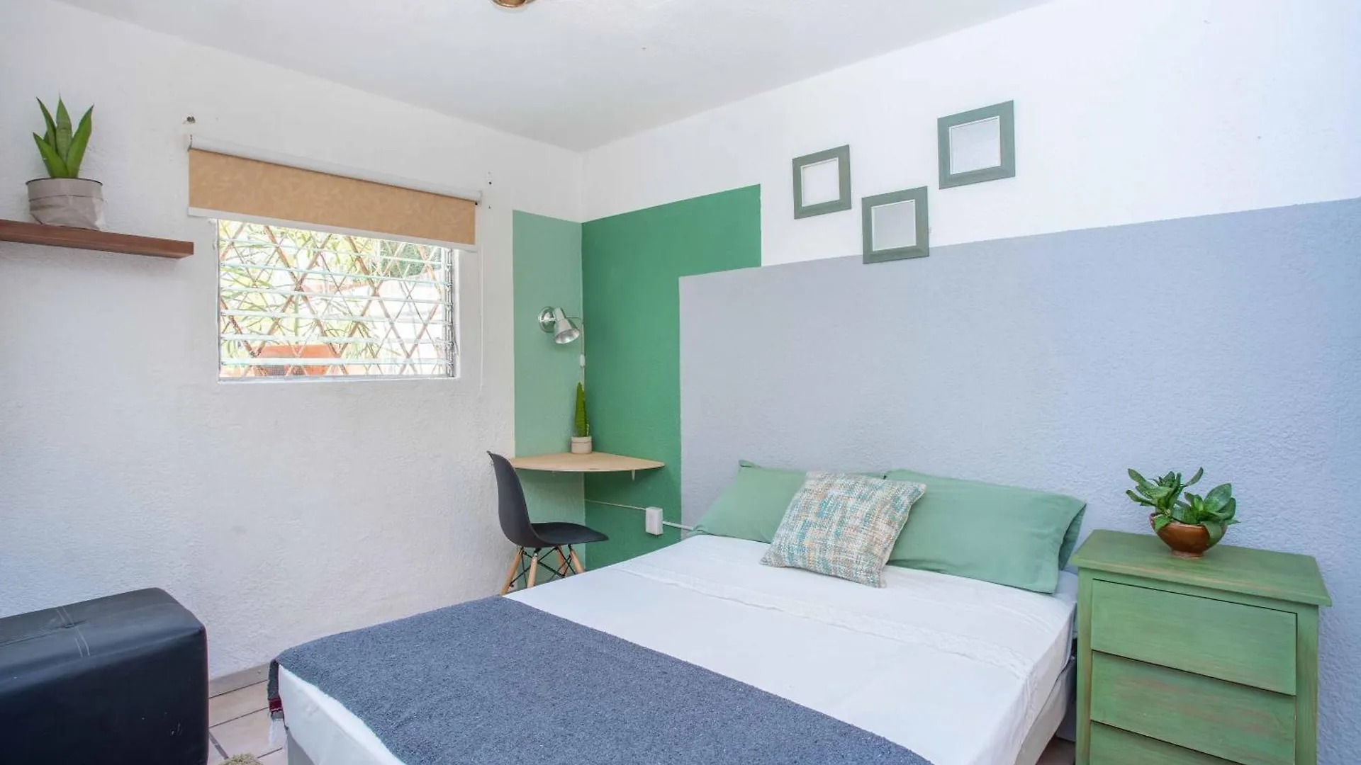 Gasthof Hostal La Paz & Love Guadalajara